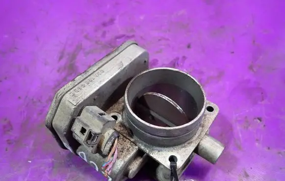 Volkswagen Caddy Throttle body valve 
