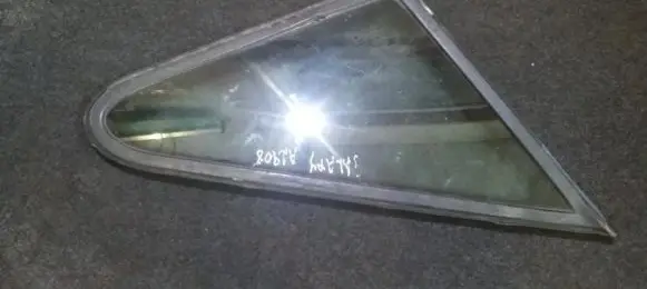 Ford Galaxy Front door vent window glass four-door 43r001100 43r-001100
