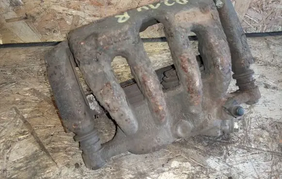 Peugeot 407 Front brake caliper F273
