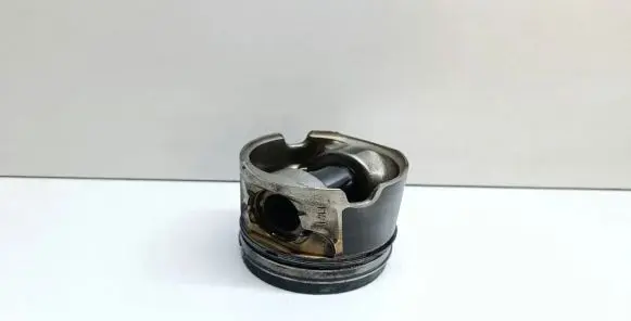 BMW 5 F10 F11 Piston 0840ZR