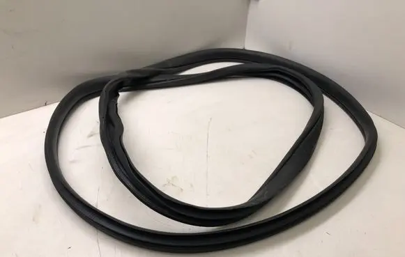 Mazda 3 III Front door rubber seal