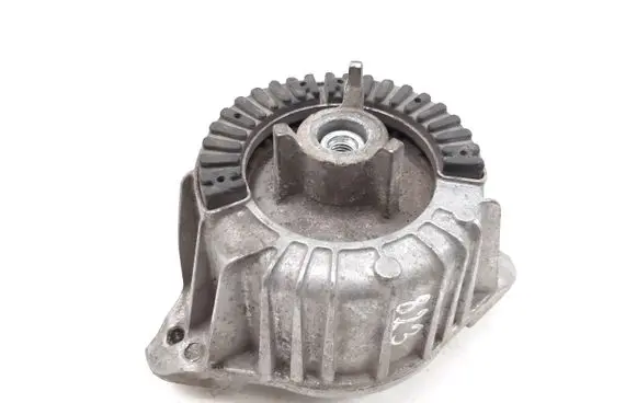 Mercedes-Benz E W212 Engine mount bracket A2042405017