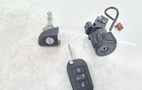 Peugeot Partner III Ignition lock 9673257480