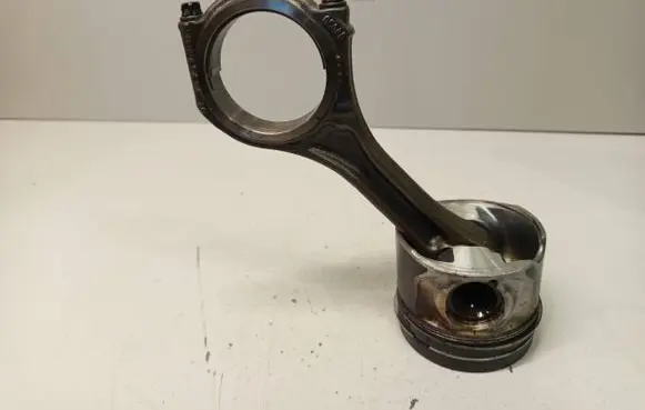 Audi A4 S4 B7 8E 8H Piston with connecting rod BHS 059AA