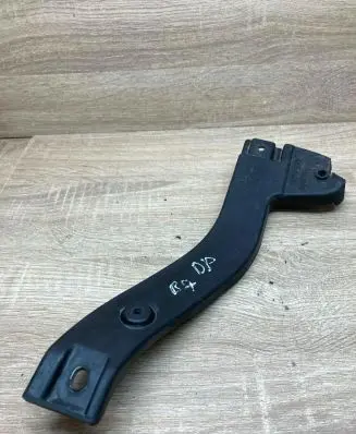 Audi A4 S4 B7 8E 8H Front bumper mounting bracket 8E0807204B