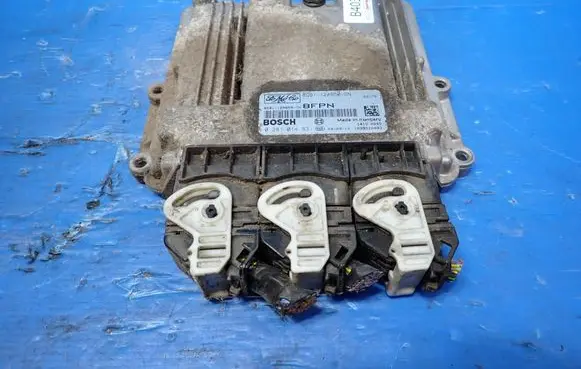 Ford Focus Engine control unit/module 8G91-12A650-DN 0281014831