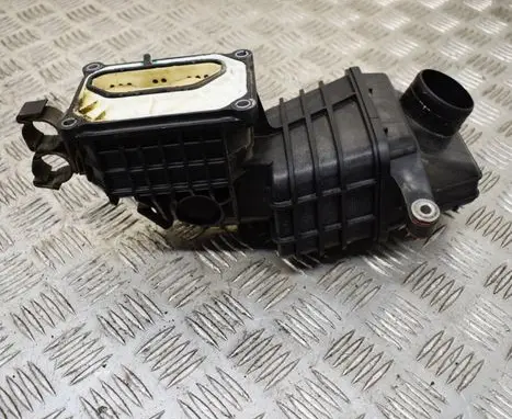 Volkswagen PASSAT B6 Other engine bay part 03C145755J