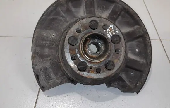 Mercedes-Benz E W212 Rear wheel hub NOCODE