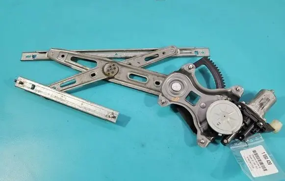 Hyundai i20 (PB PBT) Front door window regulator with motor IMPRK1550439