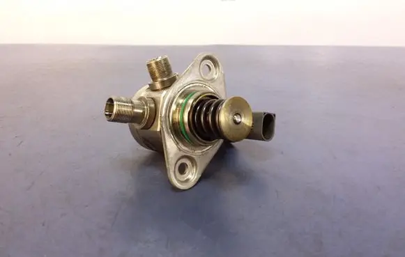 Mercedes-Benz S AMG W221 In-tank fuel pump A2780700101