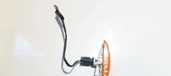 Land Rover Discovery 3 - LR3 Front fender indicator light 5h2213k309a
