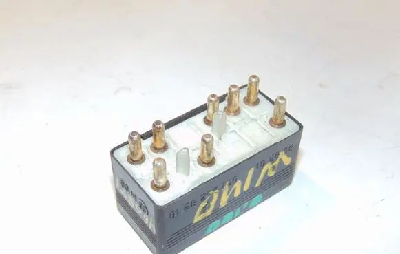 Mercedes-Benz E W124 Other relay A0015428219