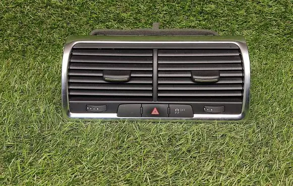 Audi Q7 4L Dash center air vent grill 4L0820951N 4L0820951