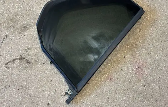 Volkswagen Golf VIII Rear side window 5H4845214