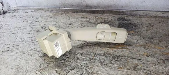 Volvo XC70 Wiper control stalk 30798467