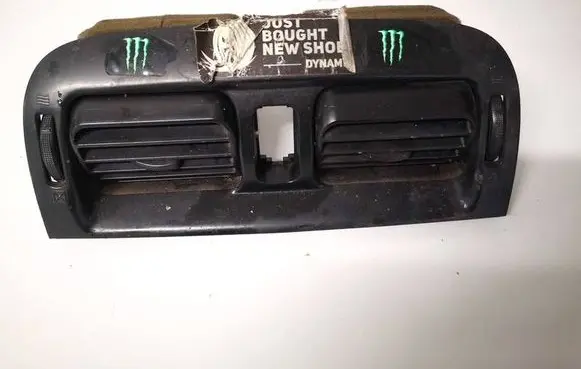 Mazda 626 Dash center air vent grill 