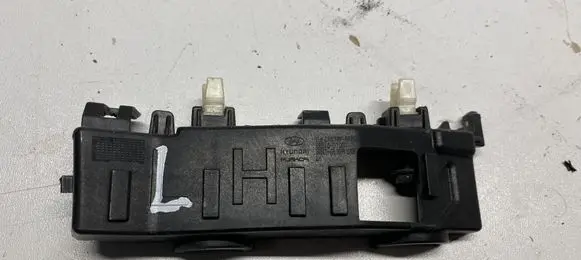 Hyundai Tucson TL Front bumper mounting bracket 86515-D7000