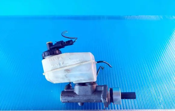 Renault Scenic I Master brake cylinder 7700436913 B811 7700828034