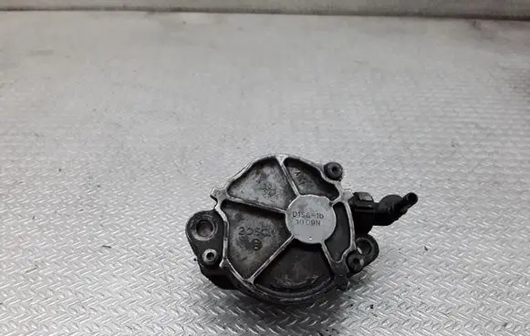 Mazda 3 I Vacuum pump