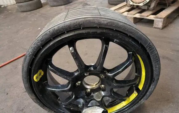 Mercedes-Benz SL R230 R17 spare wheel 