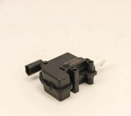 Fuel tank cap lock