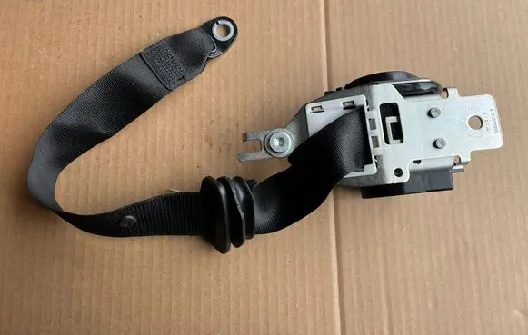 Mercedes-Benz GLS X166 Rear seatbelt 620570300