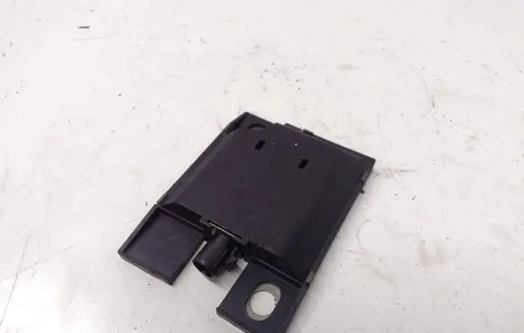 Mercedes-Benz R W251 Aerial antenna amplifier A2118203375