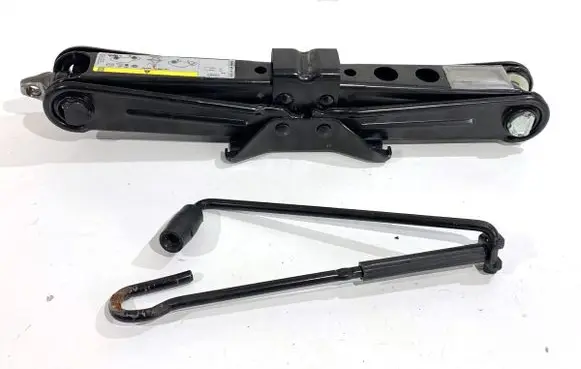 Audi Q5 SQ5 Other under body part 8W0011031