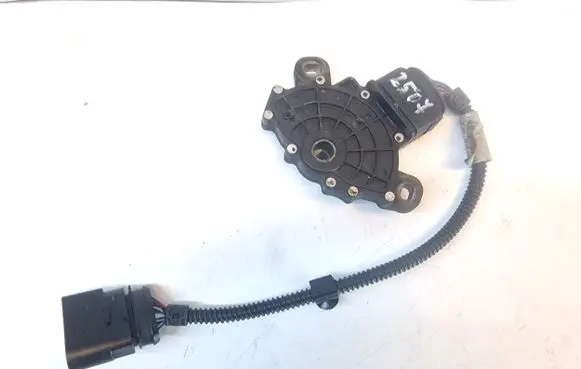 Volkswagen Touareg II Gear selector 845402415