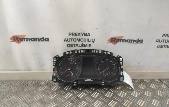 Volkswagen e-Golf Speedometer (instrument cluster) 5GE920755