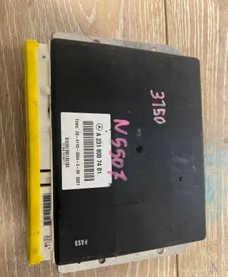 Mercedes-Benz SL R231 Air suspension control unit module (rear) A2319007401 2841103004300