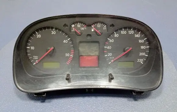 Volkswagen Golf IV Speedometer (instrument cluster) 1J0920825B