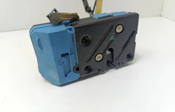 Volvo S60 Front door lock 