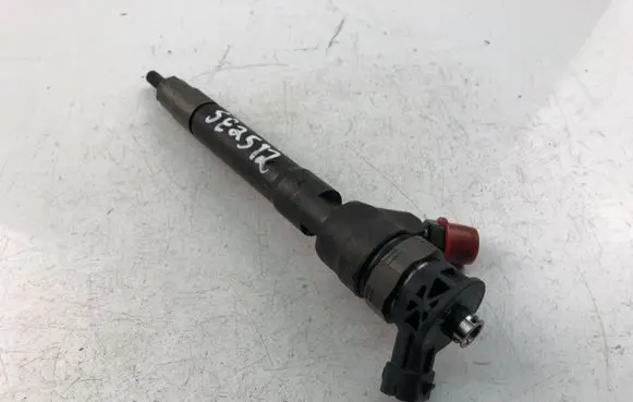 Opel Vivaro Fuel injector 0445110569