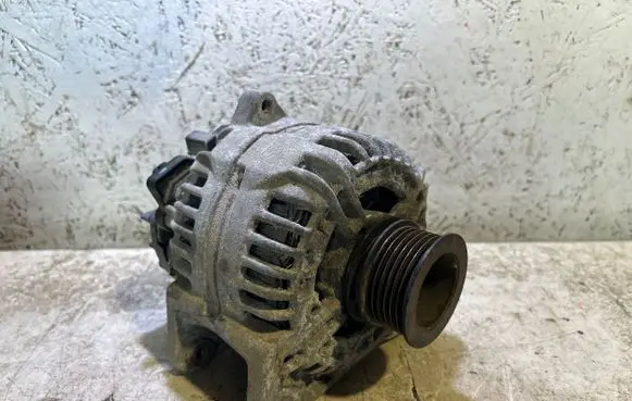 Renault Megane III Generator/alternator 0124425070 27409 8200660025A