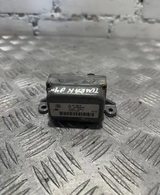 Volkswagen Touran I ESP acceleration yaw rate sensor 1k0907655
