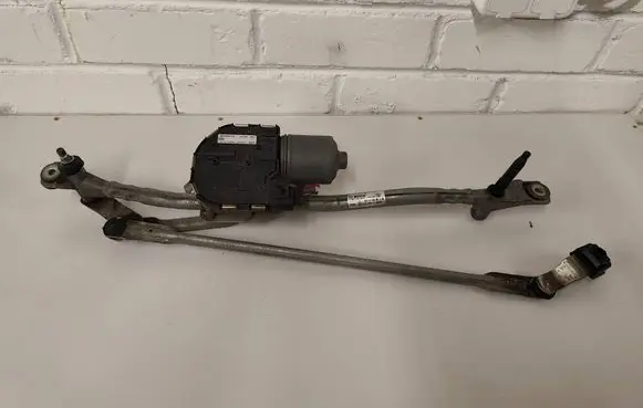 Front wiper linkage and motor