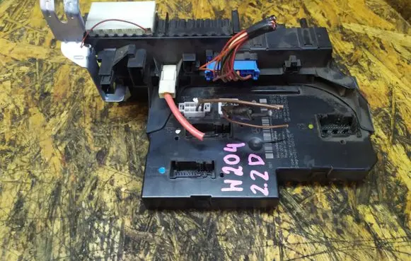 Mercedes-Benz C W204 SAM control unit 2049006301