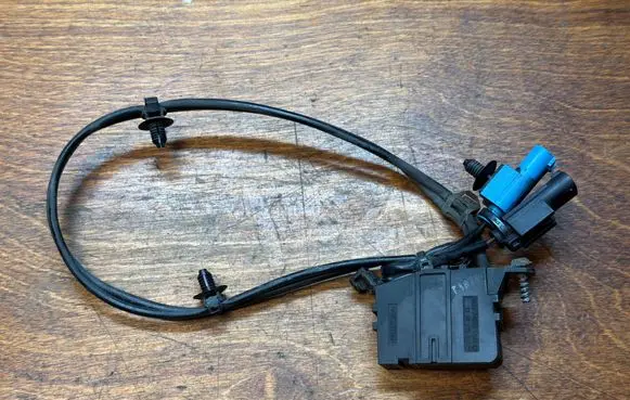 Mercedes-Benz Sprinter W907 W910 Bonnet alarm switch sensor 9065403045 A9065403045