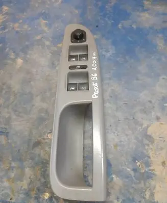 Volkswagen PASSAT B6 Wing mirror switch 1K0959565H 207601S