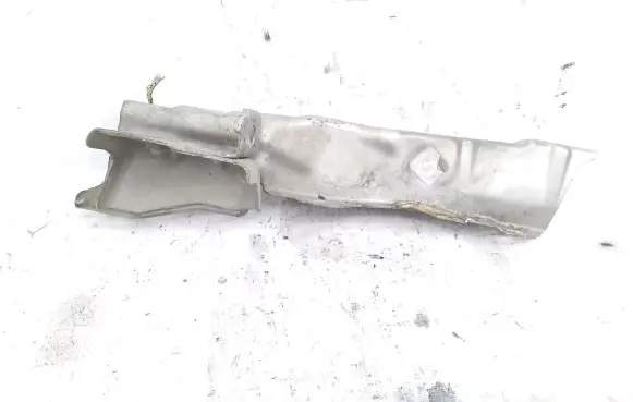 Fender mounting bracket