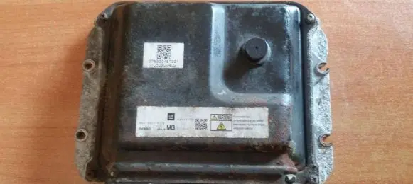 Opel Zafira B Engine control unit/module 98113172