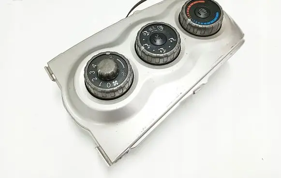 Toyota Yaris Climate control unit 554060D190