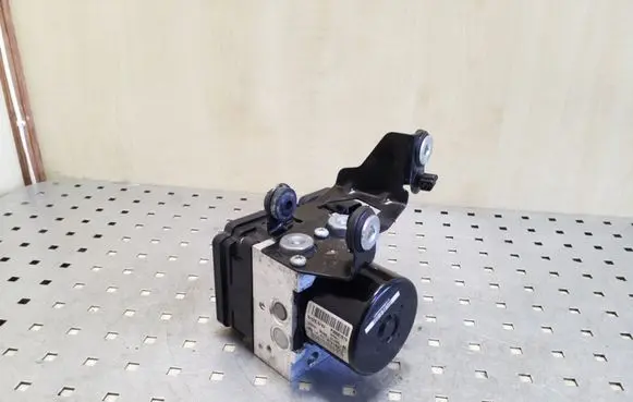 Volvo XC60 ABS Pump 30681619 P30681619 8G9N2C405AC