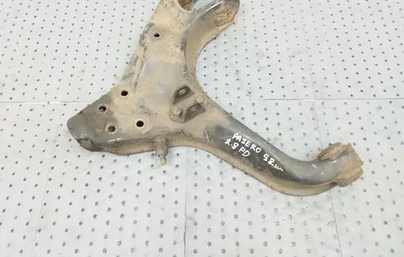 Mitsubishi Pajero Front lower control arm/wishbone