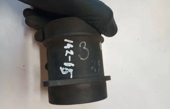 Volvo S60 Mass air flow meter 8670112