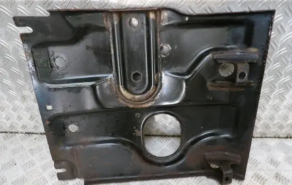 Jeep Cherokee KJ Engine splash shield/under tray