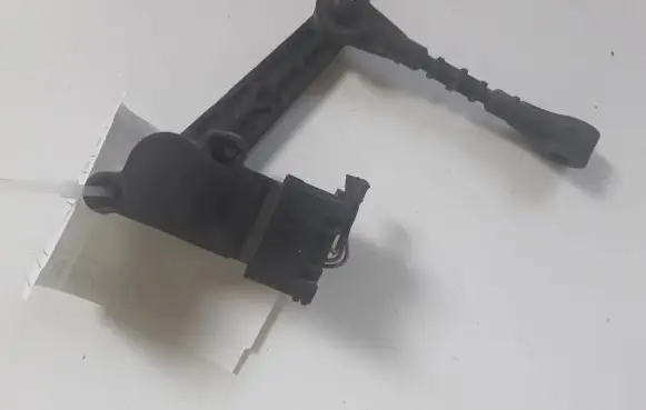 Land Rover Discovery 4 - LR4 Air suspension front height level sensor AH223C097AC