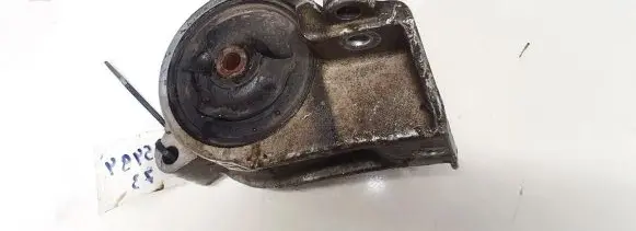 Nissan Almera N16 Engine mount bracket