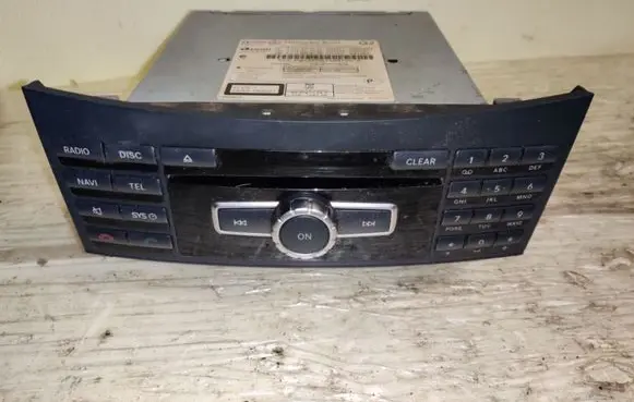 Mercedes-Benz E W212 Radio/CD/DVD/GPS head unit A2129008524